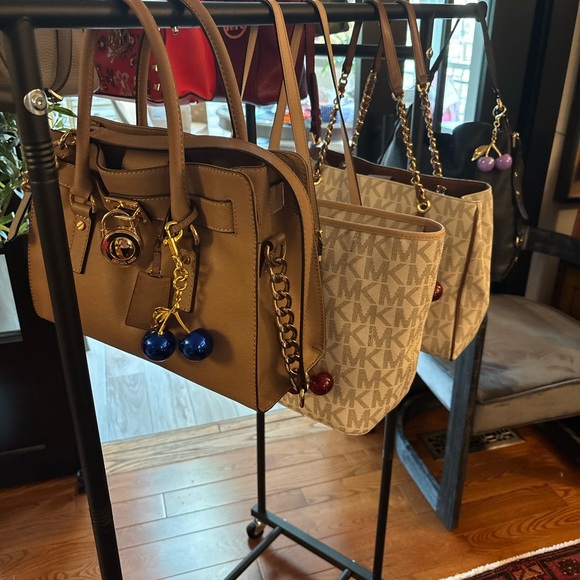 Michael Kors Birthday Bag ~Burberry Tote Bag 💝 One Buyer Will Win BurberryTote 🏅 - Picture 3 of 4